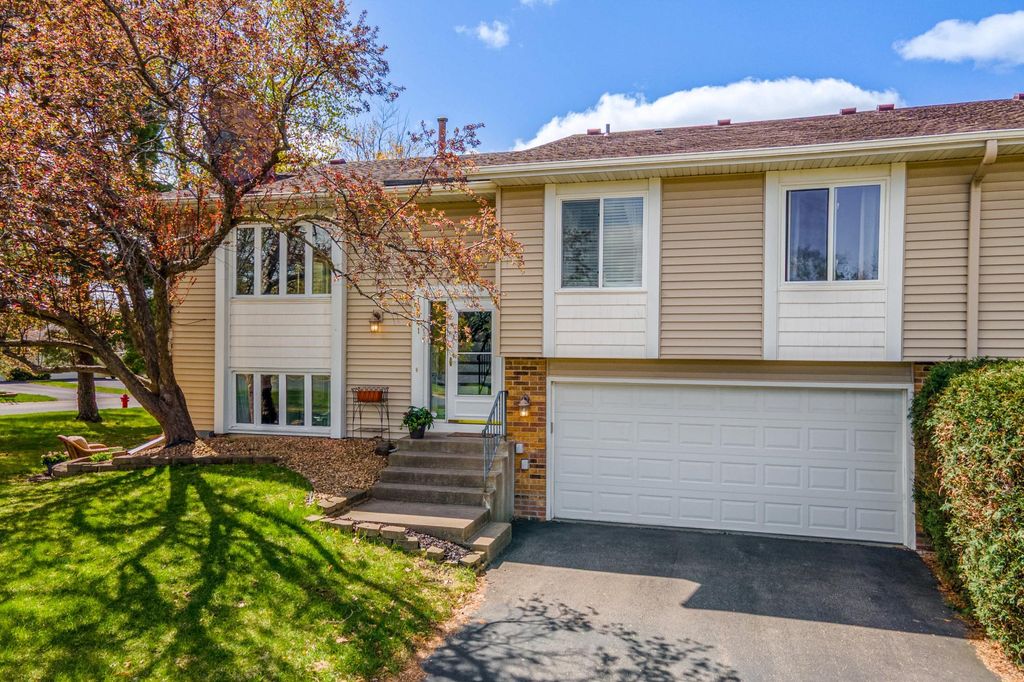 Photo of 10941 105th Avenue N, Maple Grove, MN 55369 (MLS # 7052828)