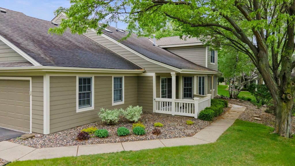 Photo of 809 Ivy Lane, Eagan, MN 55123 (MLS # 7077623)