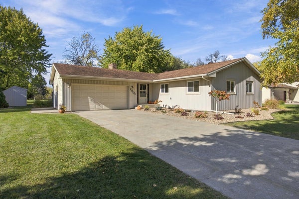 2601 FAIRWAY DR, MOORHEAD, MN 56560 - Image 187935171e2fbf9e30d2daebb389aeae/1313593134