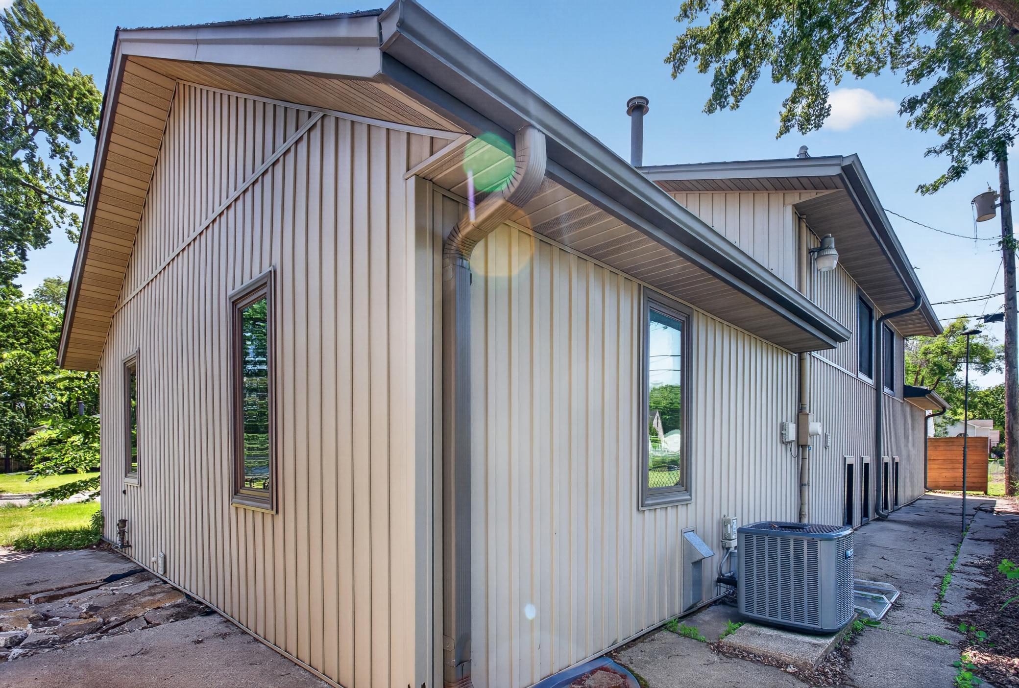 1408 E 69th Street