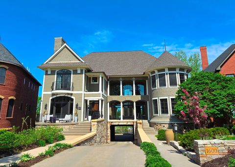 1600 Kenwood Parkway Minneapolis MN 55405