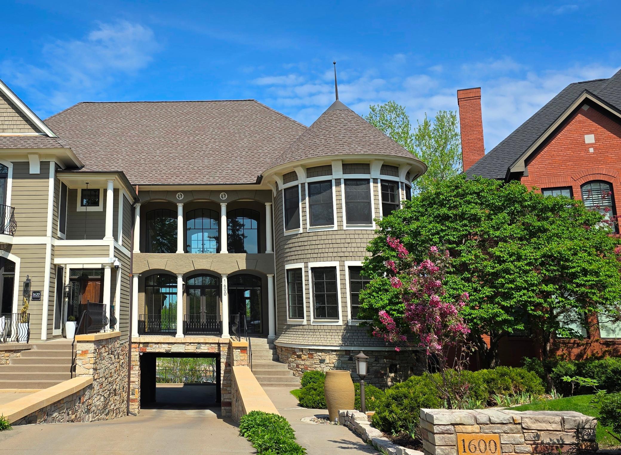 1600 Kenwood Parkway