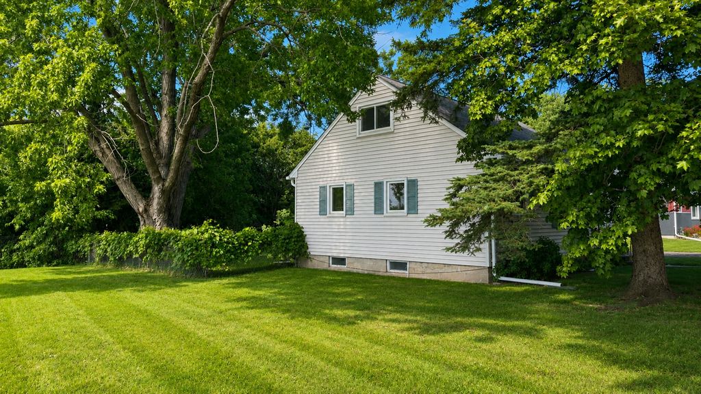 Photo of 6032 Upper Afton Road, Woodbury, MN 55125 (MLS # 7066365)
