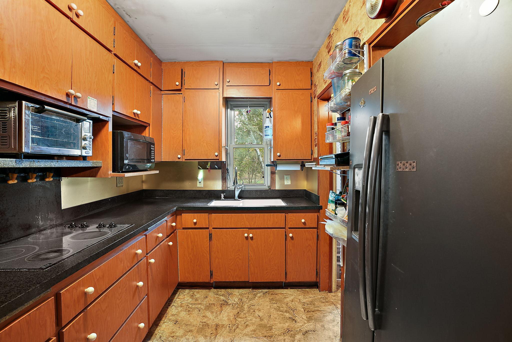 1409 Hillsboro Avenue N