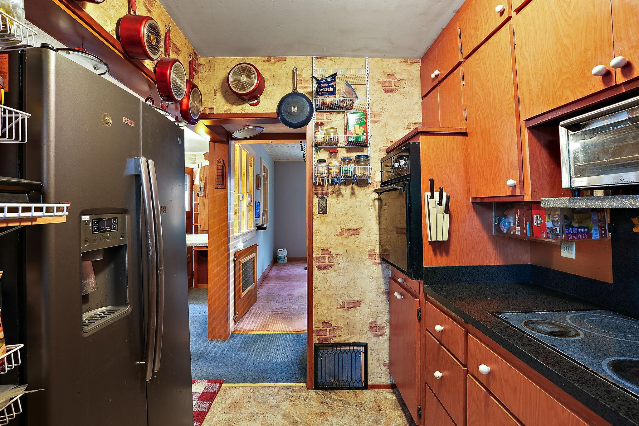 1409 Hillsboro Avenue N