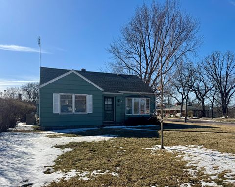 Photo of 402 E Walnut Street, Redwood Falls, MN 56283 (MLS # 7025217)