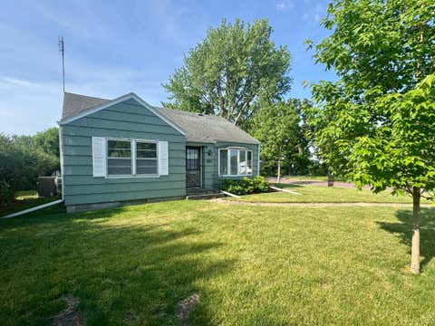 Photo of 402 E Walnut Street, Redwood Falls, MN 56283 (MLS # 7025217)