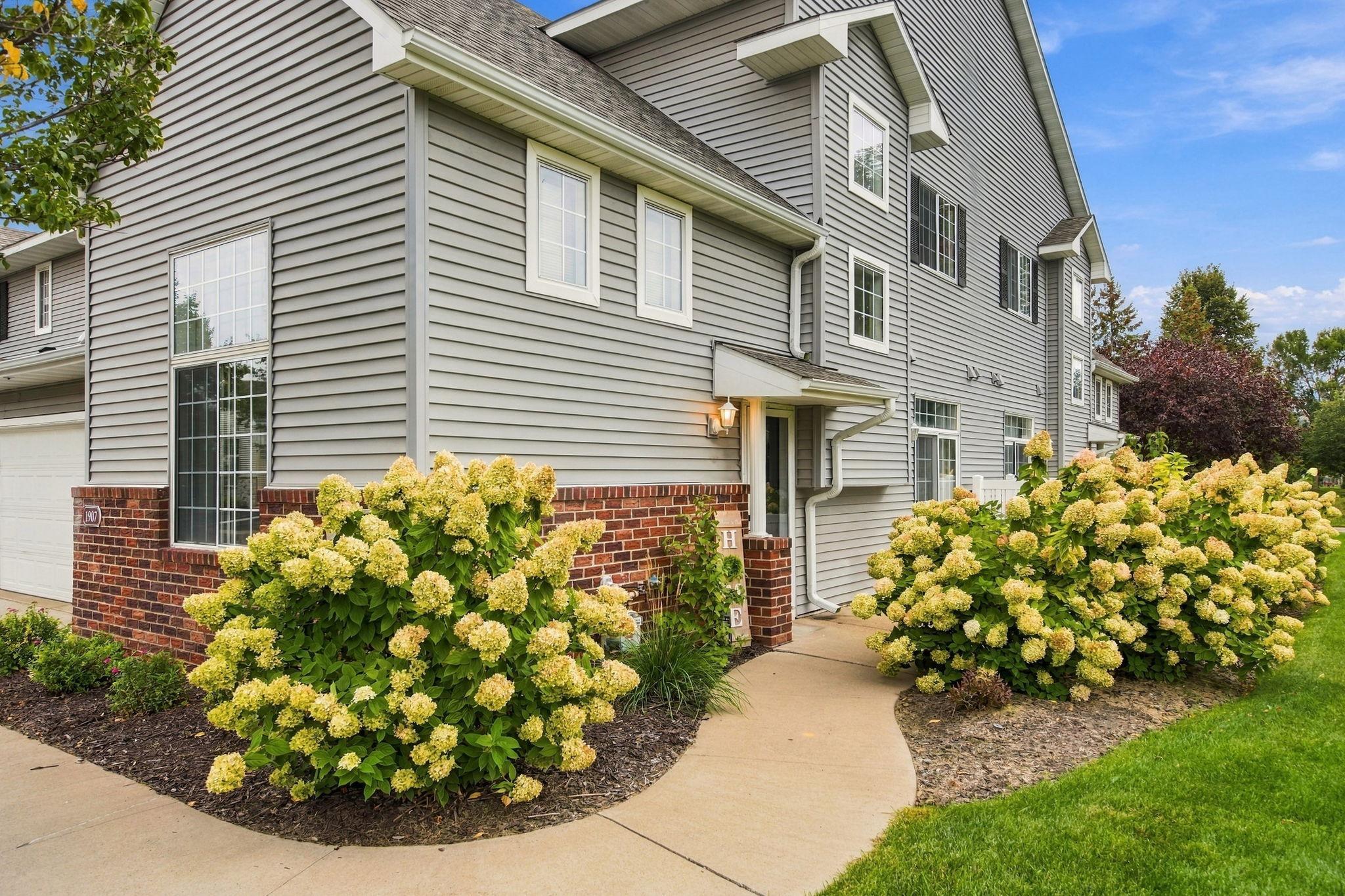 1907 111th Avenue NE