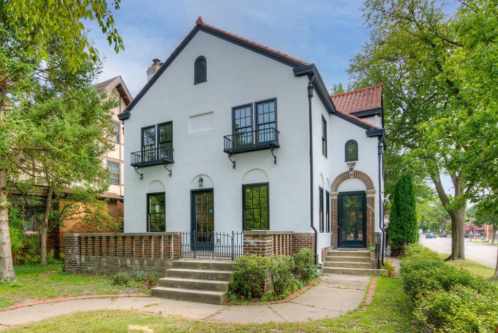 Photo of 2056 Summit Avenue, Saint Paul, MN 55105 (MLS # 7003827)