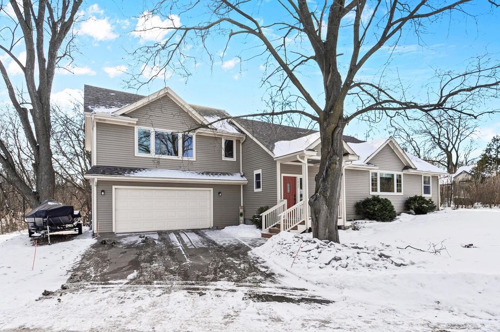 Photo of 1432 Rose Place, Roseville, MN 55113 (MLS # 6812077)