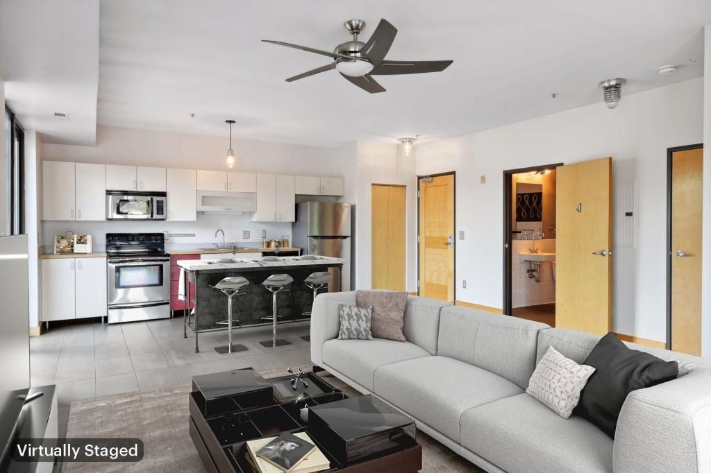 Photo of 10 E 26th Street #201, Minneapolis, MN 55404 (MLS # 7050010)