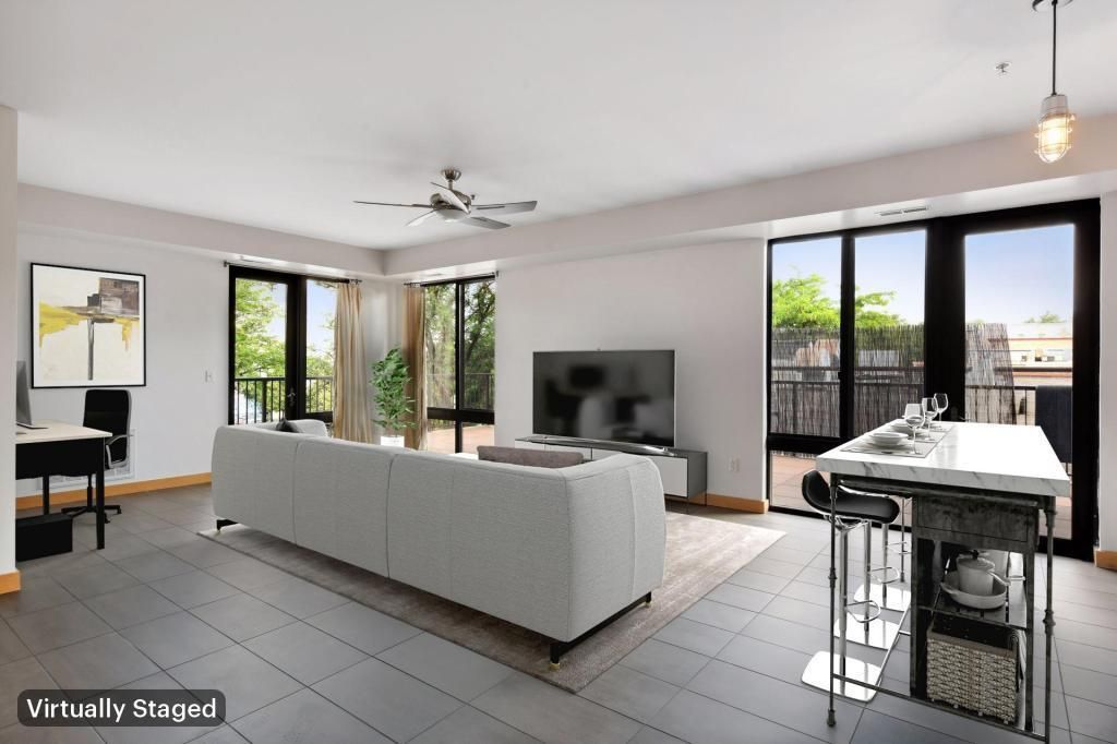 Photo of 10 E 26th Street #201, Minneapolis, MN 55404 (MLS # 7050010)