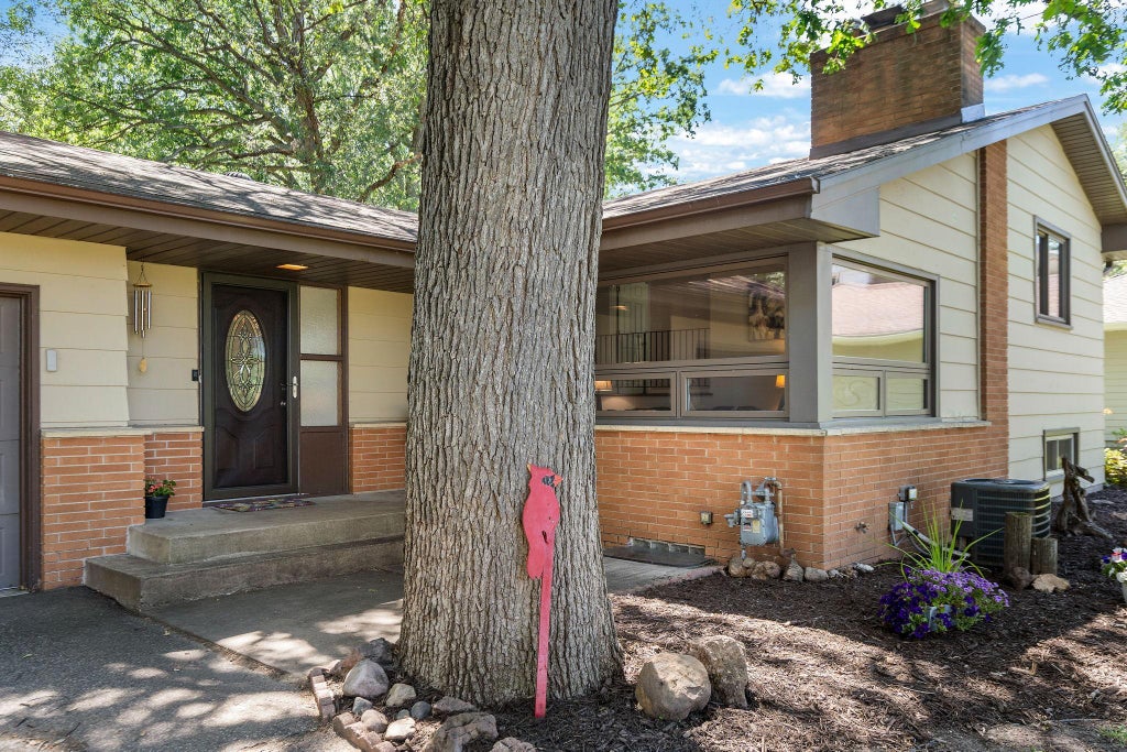 Photo of 7703 49th Avenue N, New Hope, MN 55428 (MLS # 7089471)