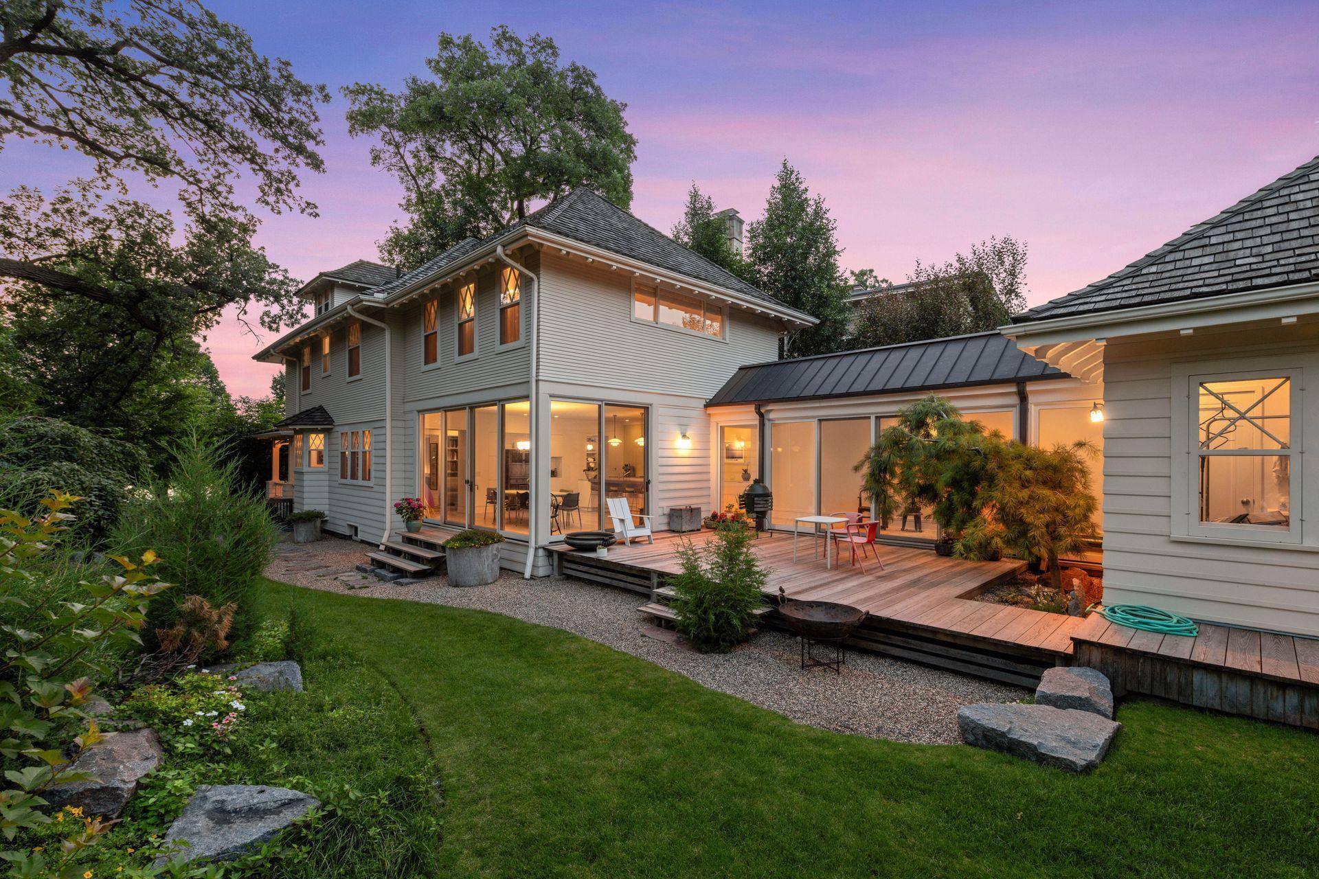 2225 E Lake Of The Isles Parkway