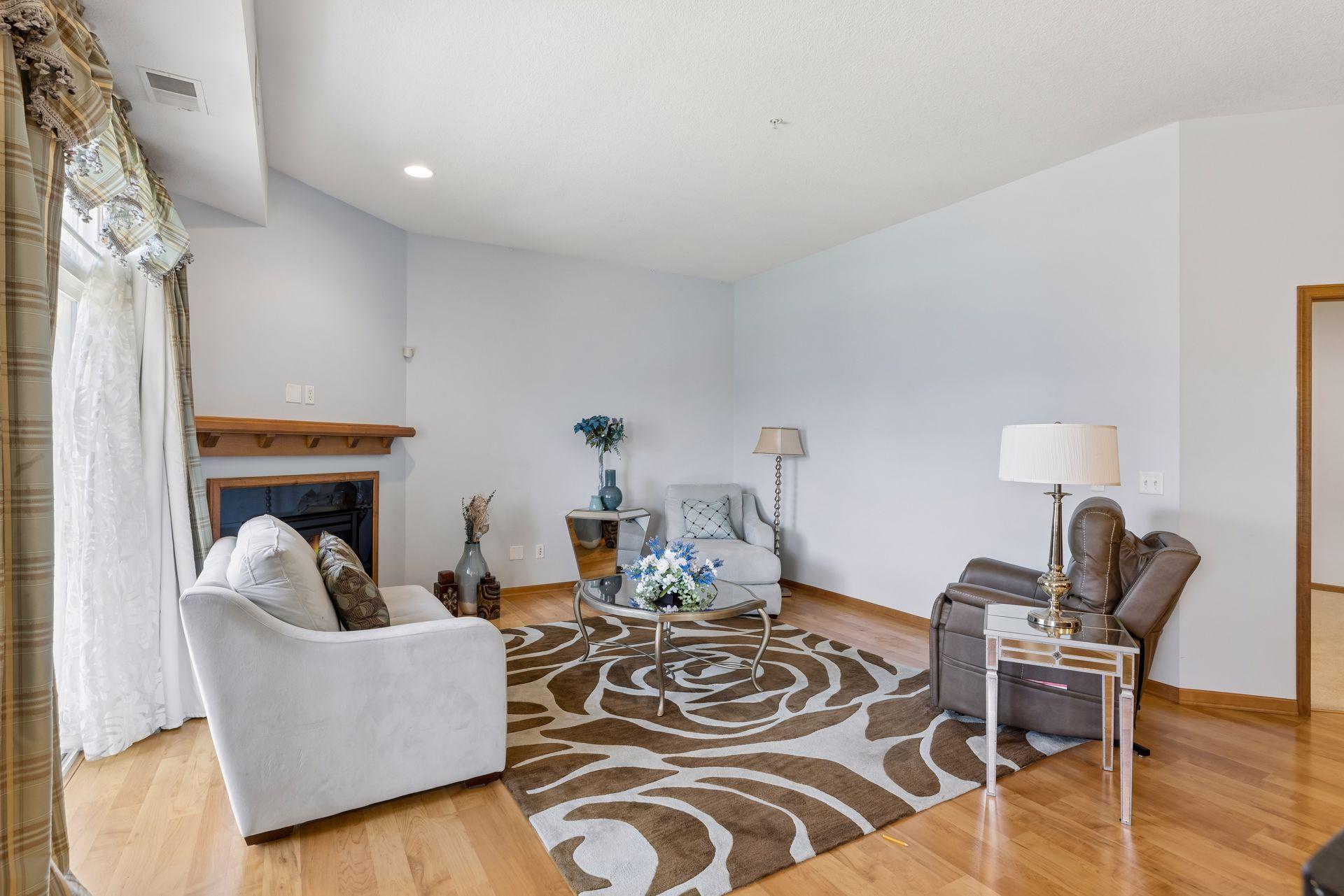 1244 County Road D E 102