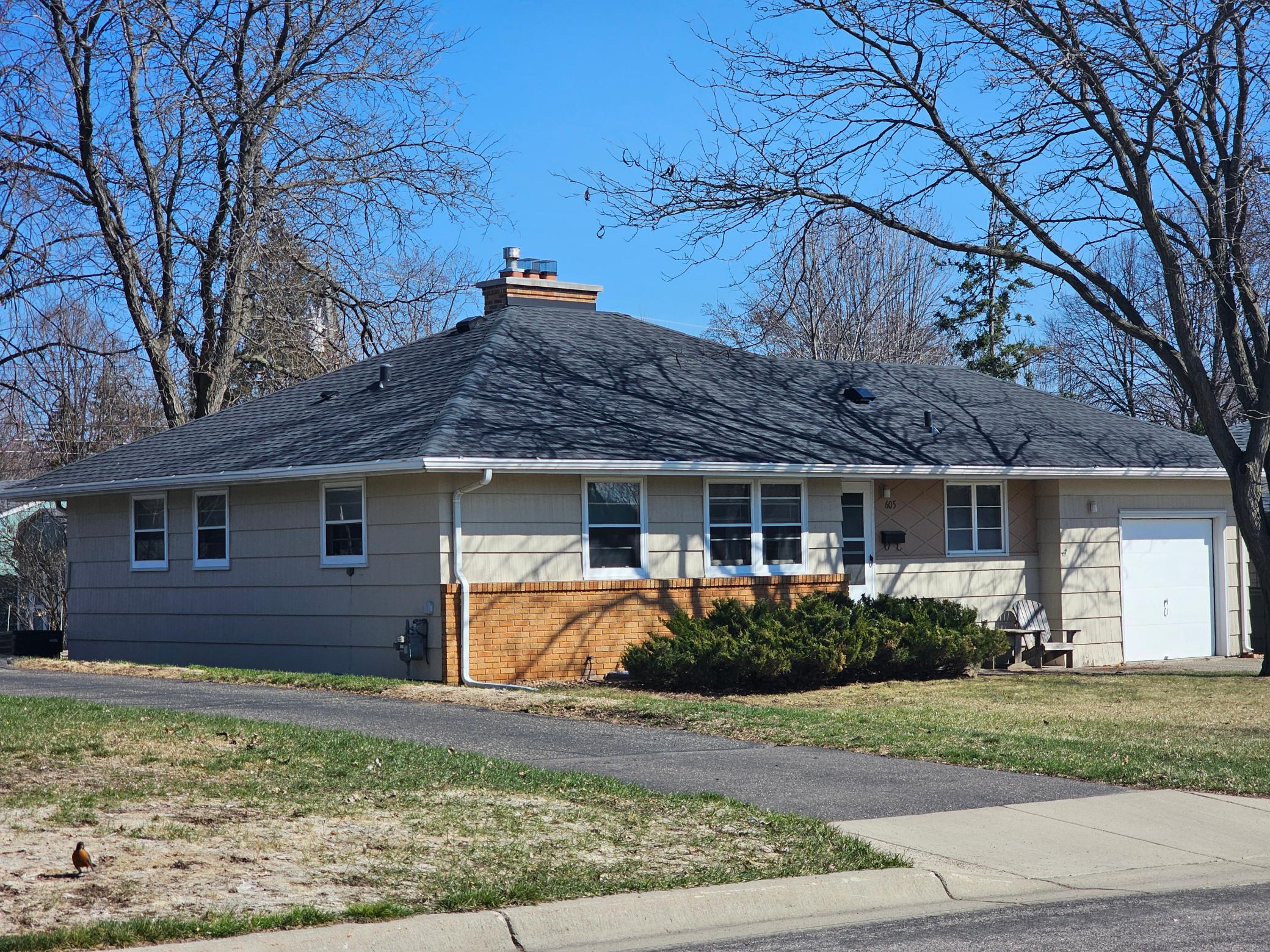 605 Park Valley Drive W
