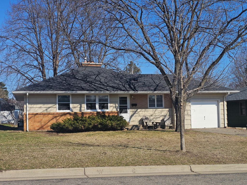 Photo of 605 Park Valley Drive W, Hopkins, MN 55343 (MLS # 7056915)