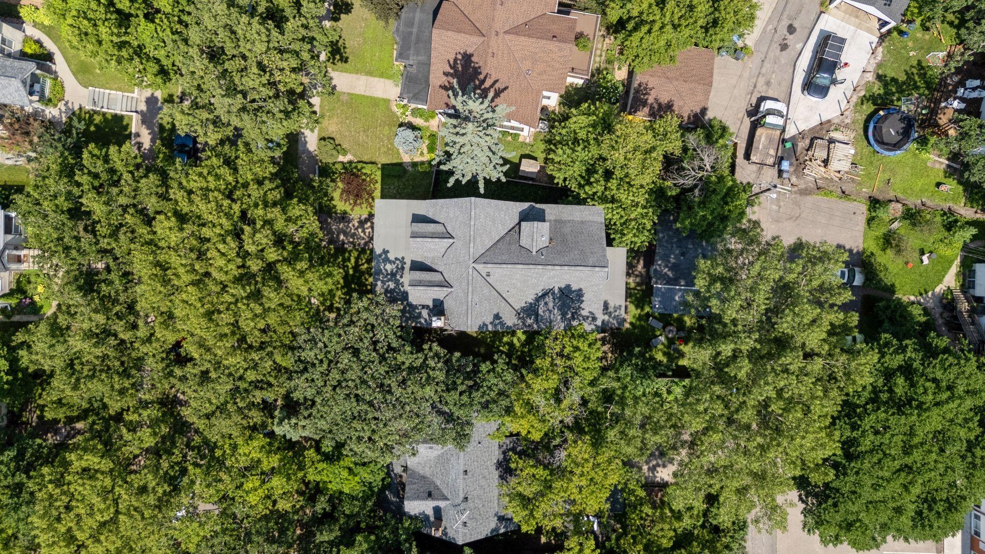 2833 Irving Avenue S