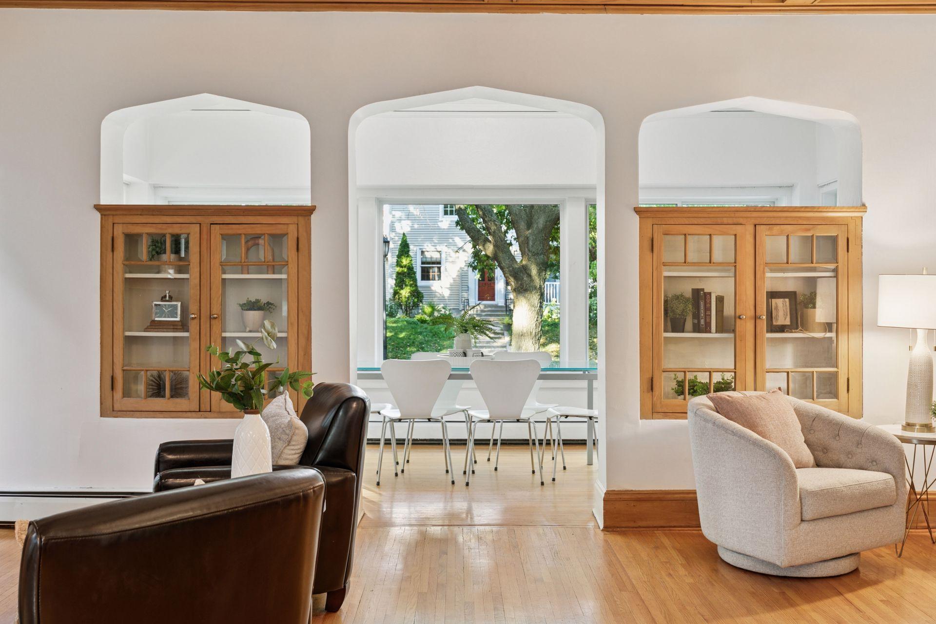 2833 Irving Avenue S