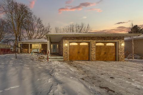 Photo of 1802 Van Buren Court, Northfield, MN 55057 (MLS # 7013875)