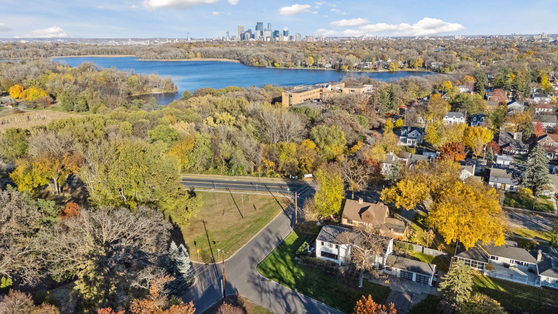 2701 Glenhurst Avenue