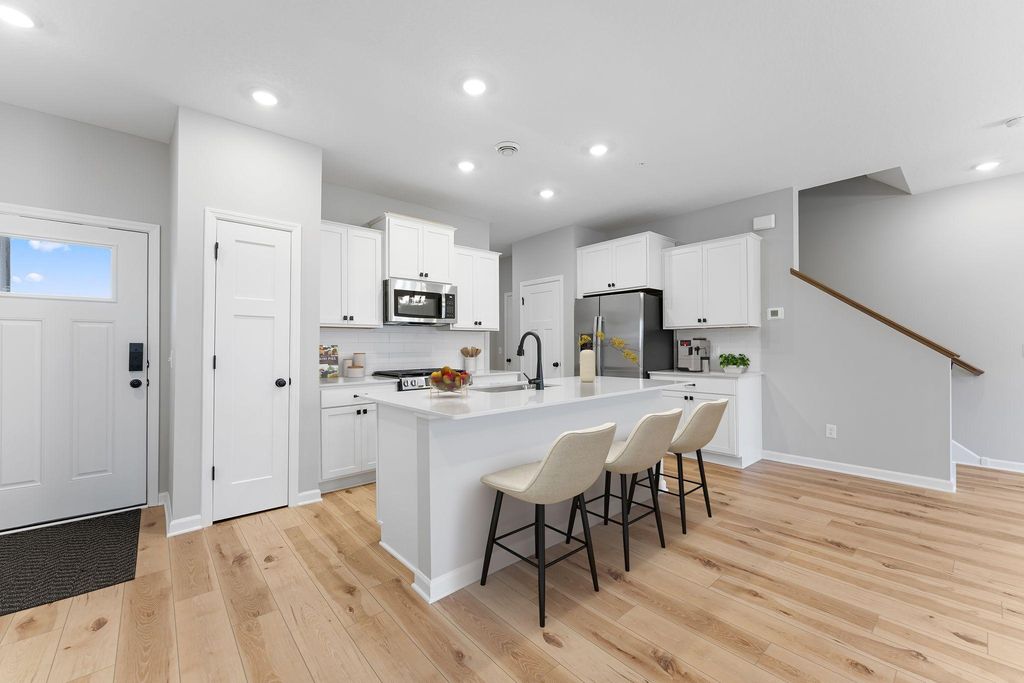 Photo of 1528 Trellis Lane, West Saint Paul, MN 55118 (MLS # 7054128)