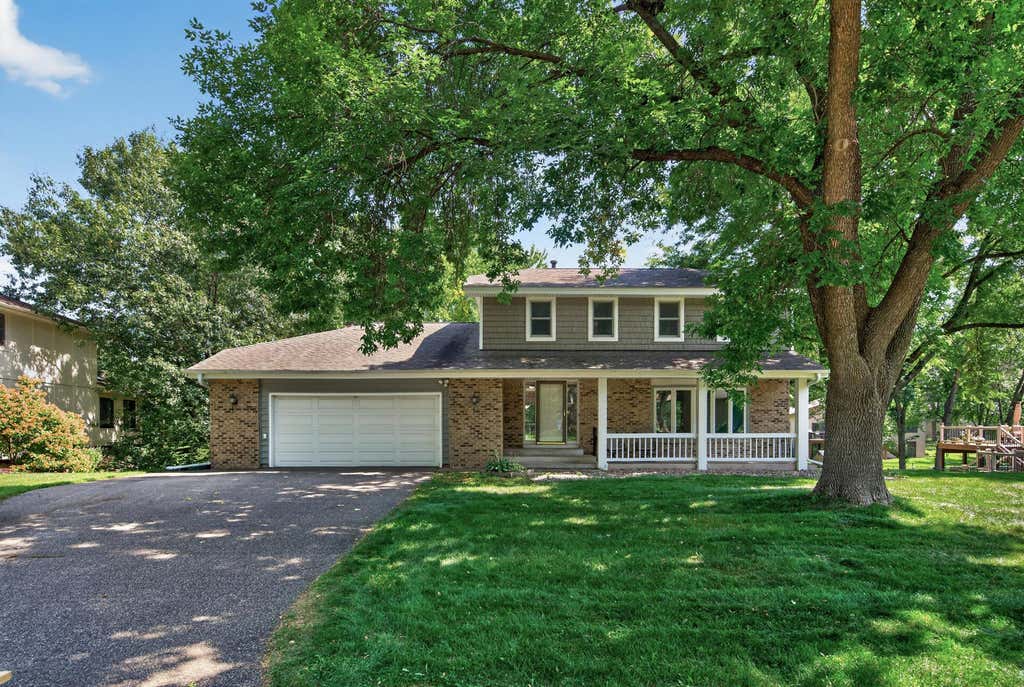 Photo of 10141 Laurel Drive, Eden Prairie, MN 55347 (MLS # 7131069)
