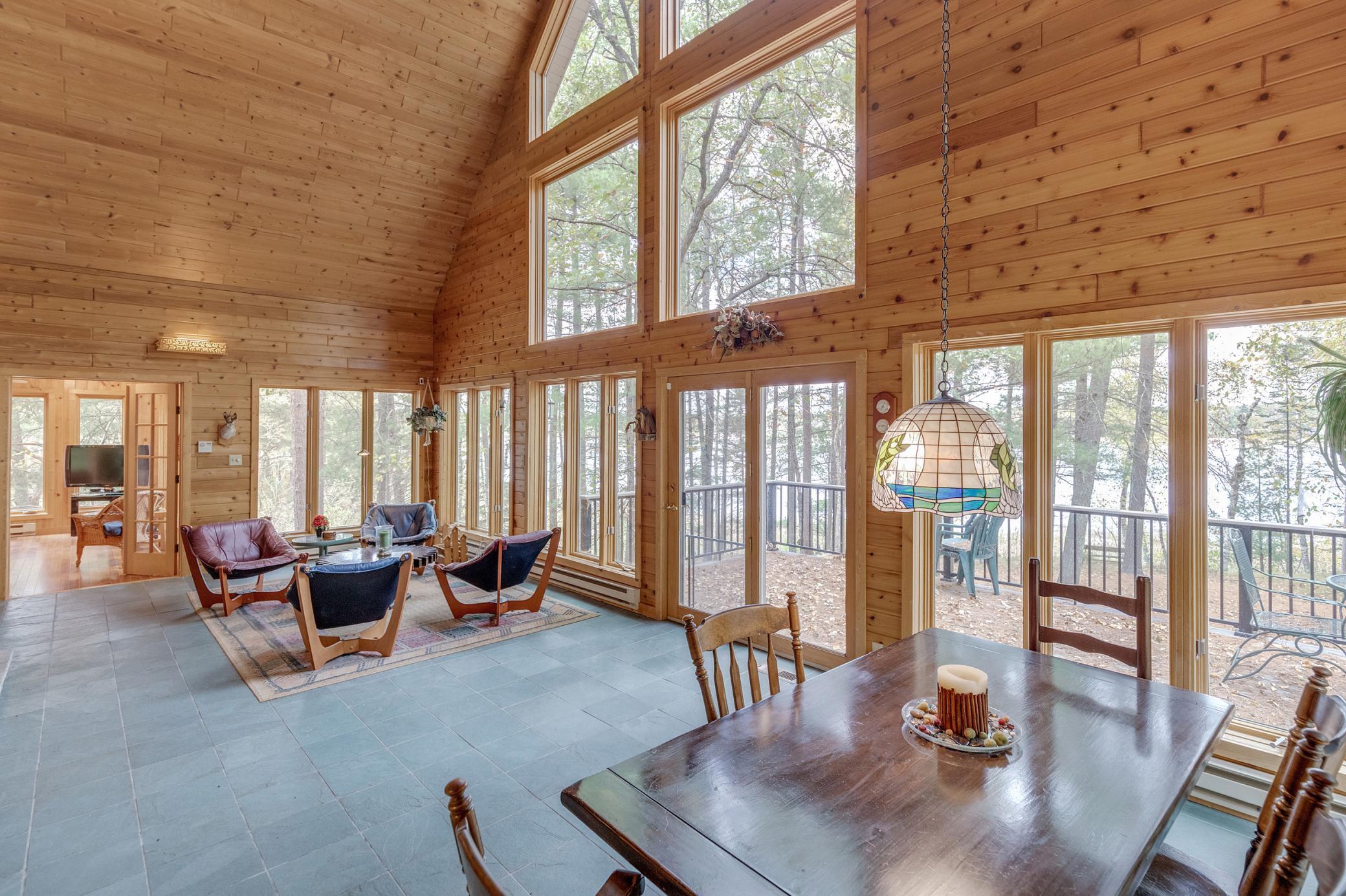 6438 Ponderosa Drive NW