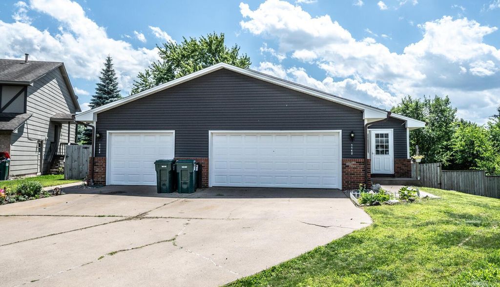 Photo of 1142 Cheery Lane NE, Columbia Heights, MN 55421 (MLS # 7031051)