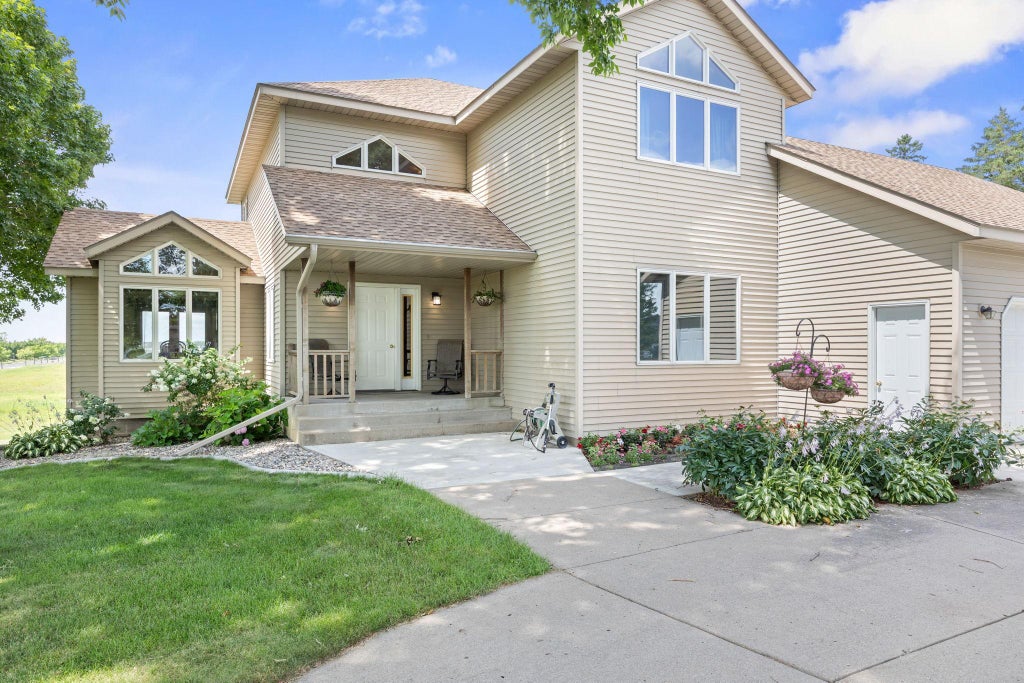 Photo of 1450 Jefferson Street SE, Hutchinson, MN 55350 (MLS # 7115242)