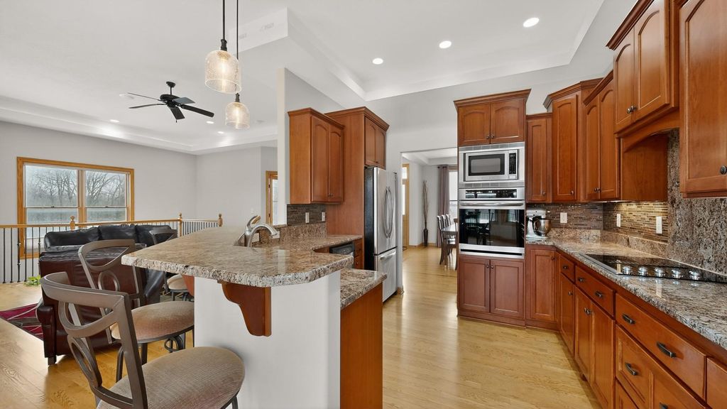 Photo of 6302 20th Avenue SE, Rochester, MN 55904 (MLS # 7036991)