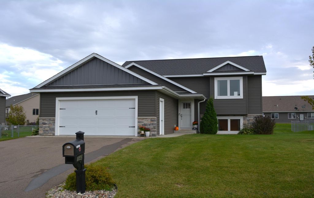 Photo of 1642 Beaver Way, New Richmond, WI 54017 (MLS # 6800256)