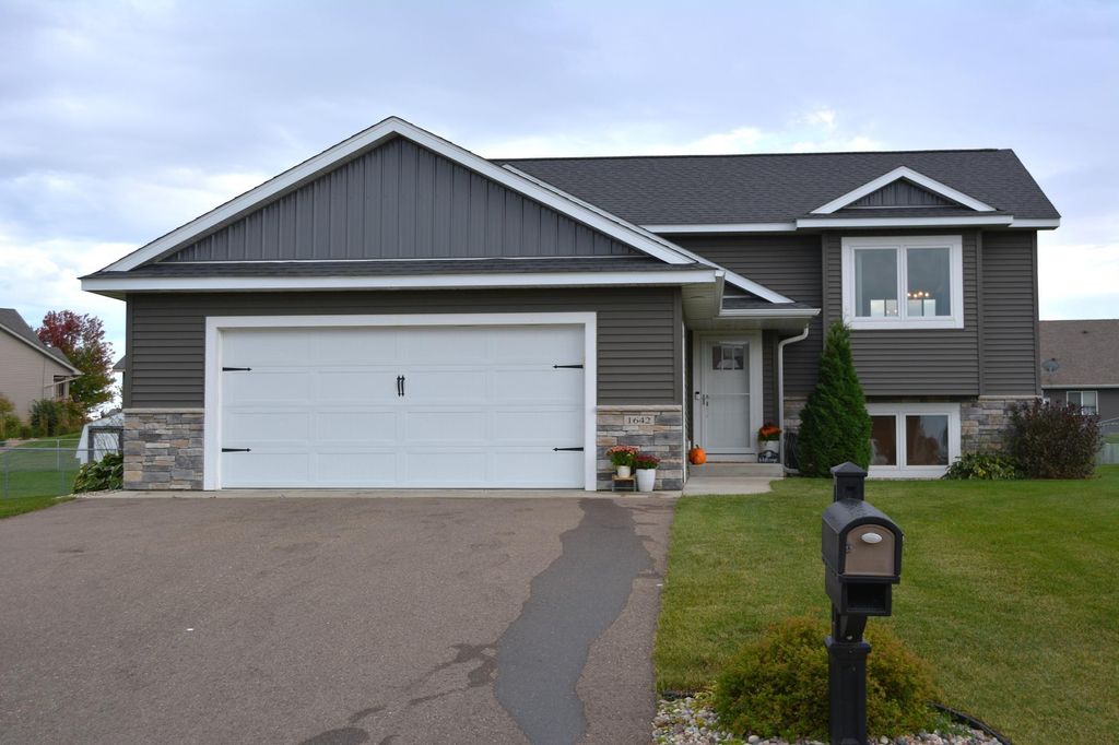 Photo of 1642 Beaver Way, New Richmond, WI 54017 (MLS # 6800256)