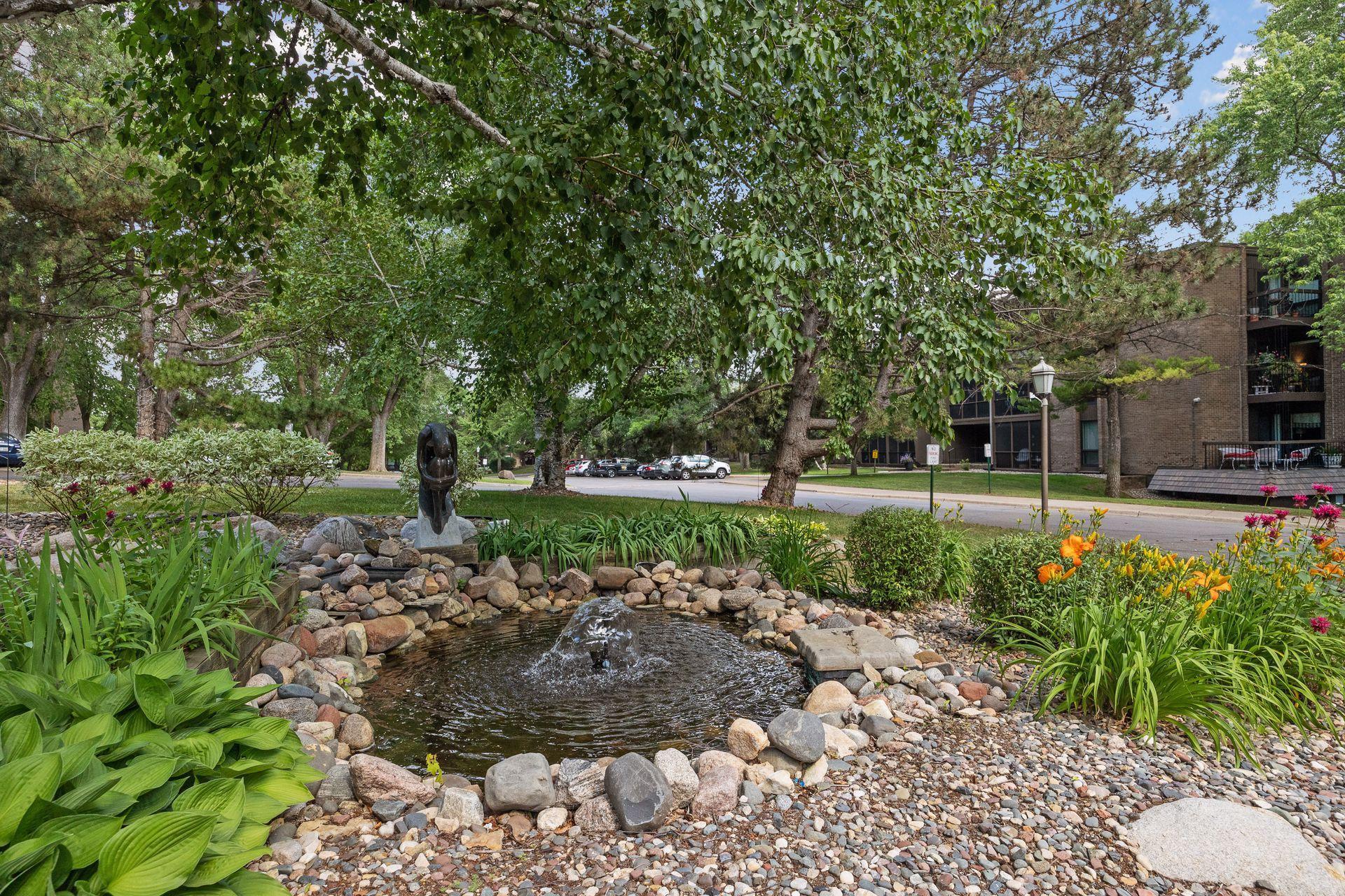 6085 Lincoln Drive 123