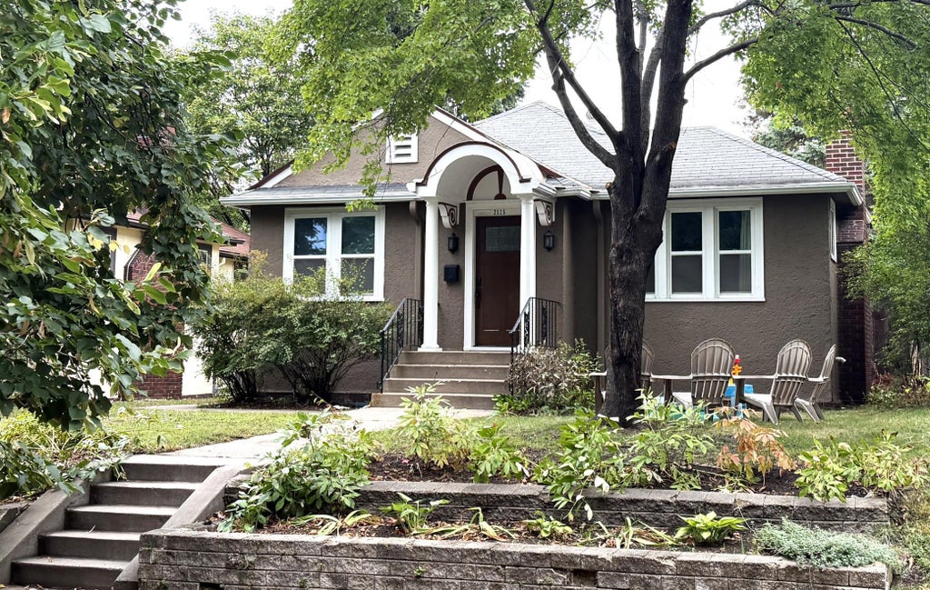 Photo of 2115 Palace Avenue, Saint Paul, MN 55105 (MLS # 7141173)