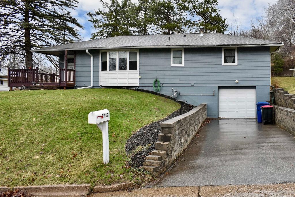 Photo of 1617 Poplar Drive, Red Wing, MN 55066 (MLS # 7048315)