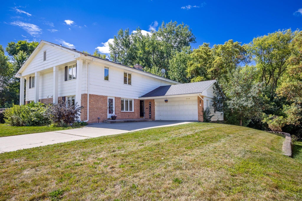 Photo of 5316 Malibu Drive, Edina, MN 55436 (MLS # 7144946)