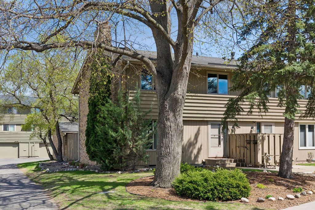 Photo of 173 Windsor Lane, New Brighton, MN 55112 (MLS # 7066551)