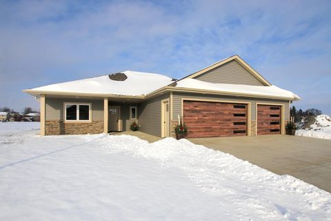 Photo of 255 Eau Claire Avenue SE, Hutchinson, MN 55350 (MLS # 6784432)