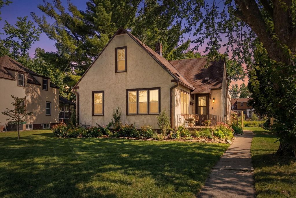 Photo of 729 6th Avenue SW, Faribault, MN 55021 (MLS # 7020141)