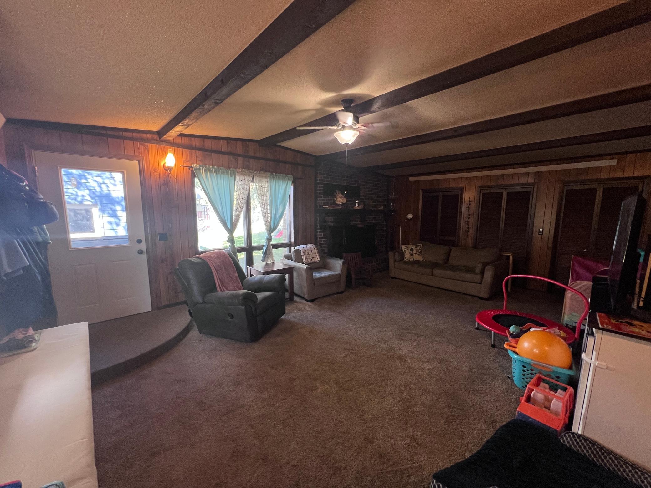 216 2nd Street SE