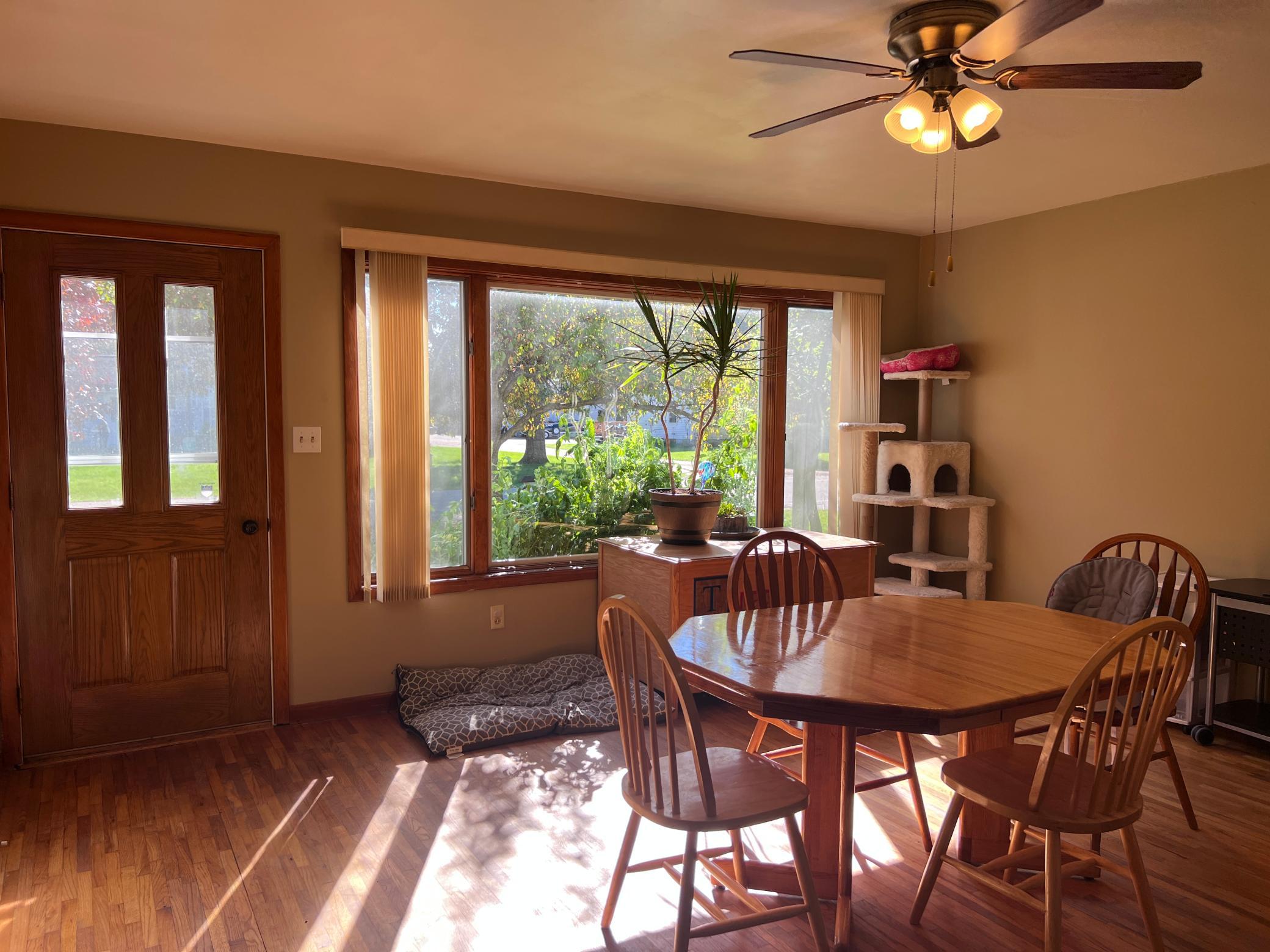 216 2nd Street SE