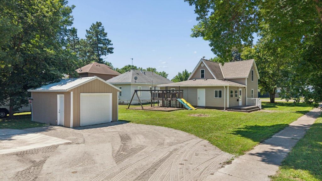 Photo of 403 S Holcombe Avenue, Litchfield, MN 55355 (MLS # 7111094)