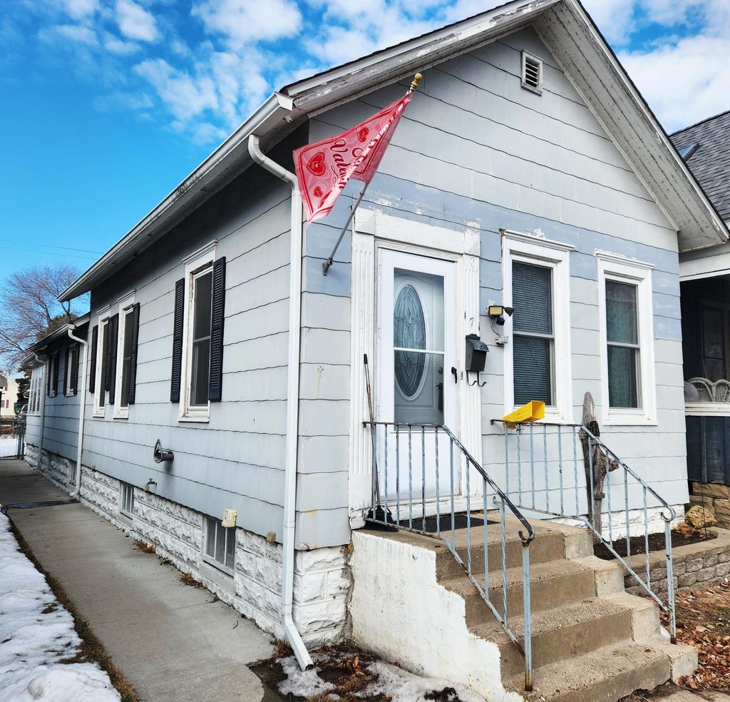 Photo of 171 Chatfield Street, Winona, MN 55987 (MLS # 7020668)