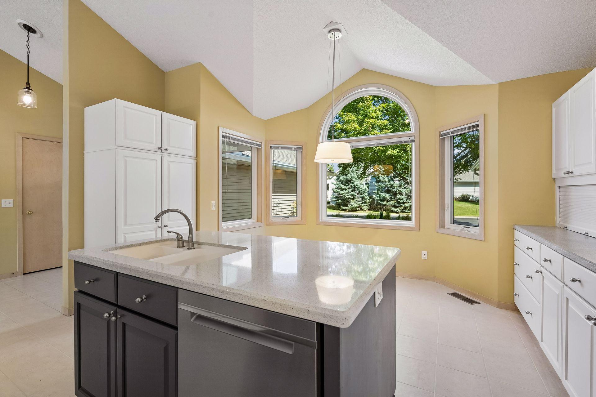 7063 Oak Pointe Curve
