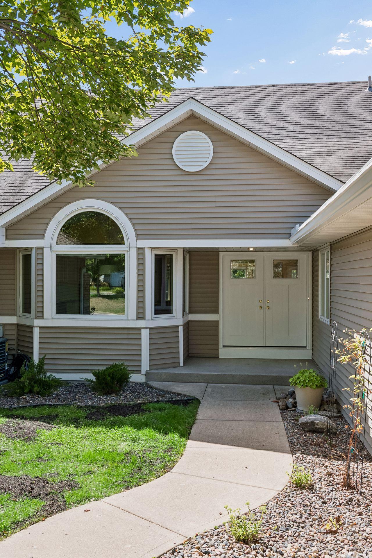 7063 Oak Pointe Curve