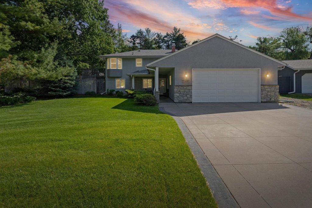 Photo of 13600 69th Avenue N, Maple Grove, MN 55311 (MLS # 6732944)