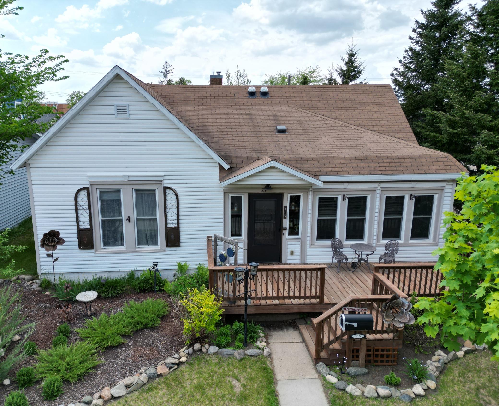 315 2nd Street SE