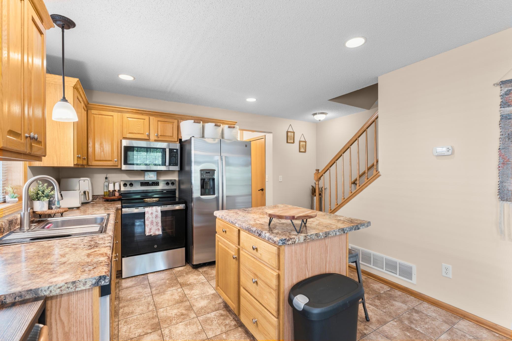 3156 River Falls Court NW