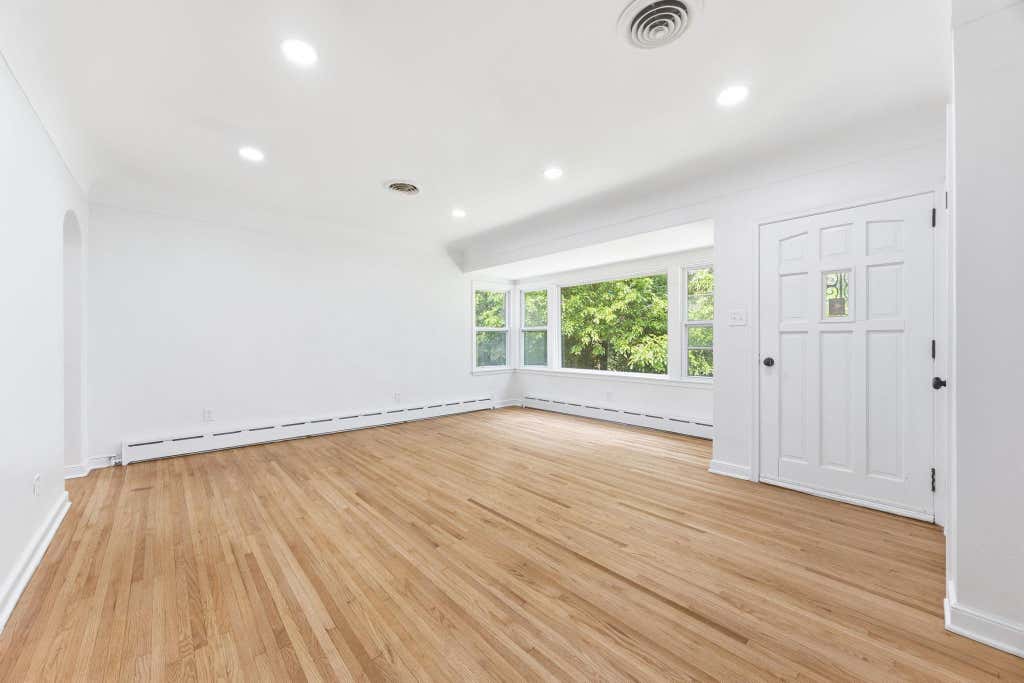 Photo of 445 Lark Avenue E, Maplewood, MN 55117 (MLS # 7092806)